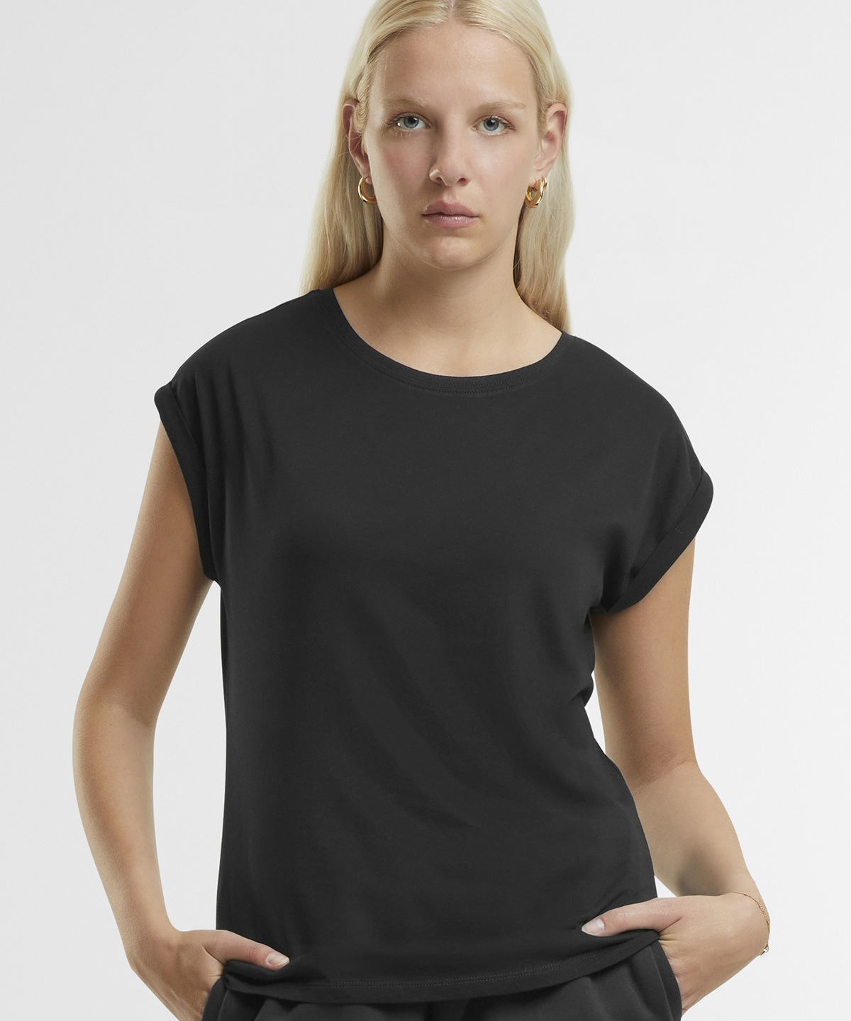 Womens regular extended shoulder tee